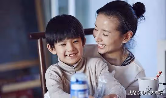 世紀大和解!潘粵明終於見到兒子,與董潔親密互動引復合傳聞