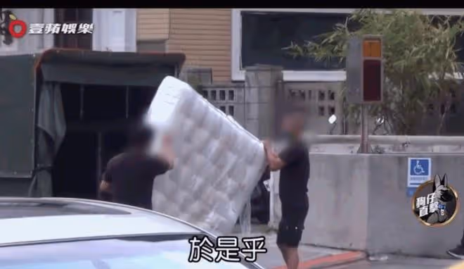 S汪小菲事件始末!從微博互撕到床墊銷毀,直播互懟到吸毒風波