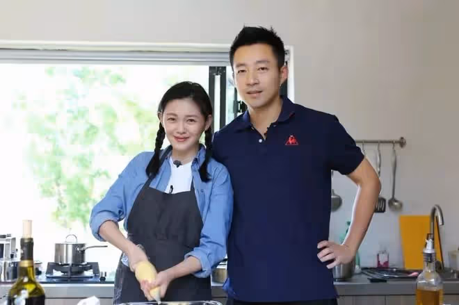 S汪小菲事件始末!從微博互撕到床墊銷毀,直播互懟到吸毒風波