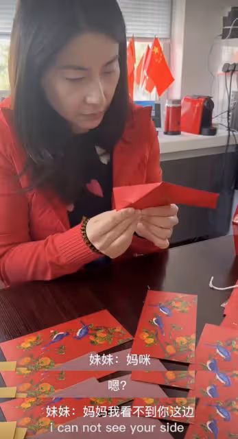 郭晶晶用紅包做燈籠,變廢為寶好節儉,和女兒對話英文粵語切換自如