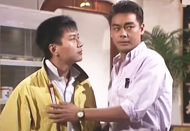 劉青雲與黎耀祥夫婦聚會，郭藹明站後面不搶風頭，打扮樸素氣質好