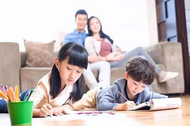 密春雷:25歲成億萬富豪,現失聯多時公司退市,董卿的富貴夢恐碎