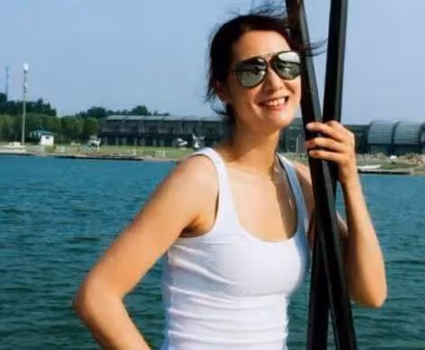 中國「最性感」女人：丈夫出軌後，患腦瘤！小三意外癱瘓！而她回村種地，身家過億