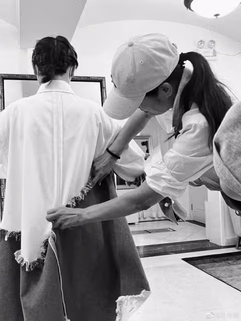 中國「最性感」女人:丈夫出軌後,患腦瘤!小三意外癱瘓!而她回村種地,身家過億