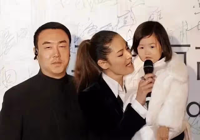 中國「最性感」女人:丈夫出軌後,患腦瘤!小三意外癱瘓!而她回村種地,身家過億
