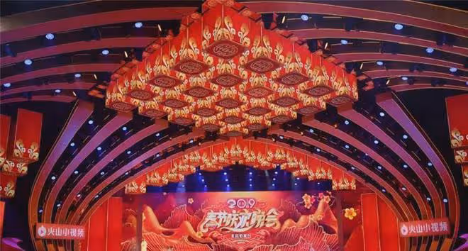 中國人的恥辱! 剛下春晚舞台就遭封殺, 還發誓一生效忠於美國!