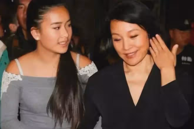 中國人的恥辱! 剛下春晚舞台就遭封殺， 還發誓一生效忠於美國!