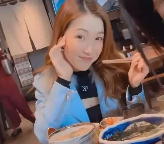 郭嘉文打扮精緻曬聚餐照,和李澤楷保持微妙關係!疑似叫板梁洛施