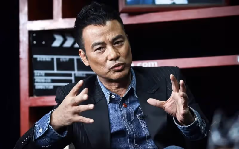 好男人任達華,40年拍300部戲,一見鐘情後千里「追妻」:網友:簡直「寵妻狂魔」