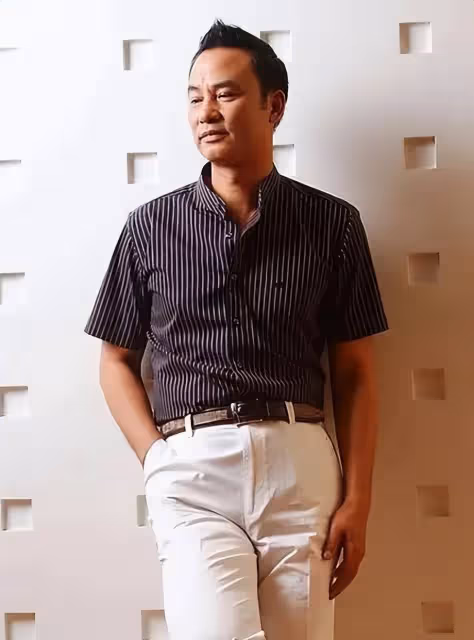 好男人任達華,40年拍300部戲,一見鐘情後千里「追妻」:網友:簡直「寵妻狂魔」