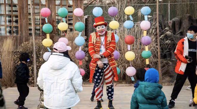 穎兒富養女兒,為孩子慶生布置很豪華,5歲小月亮親吻爸爸好有愛