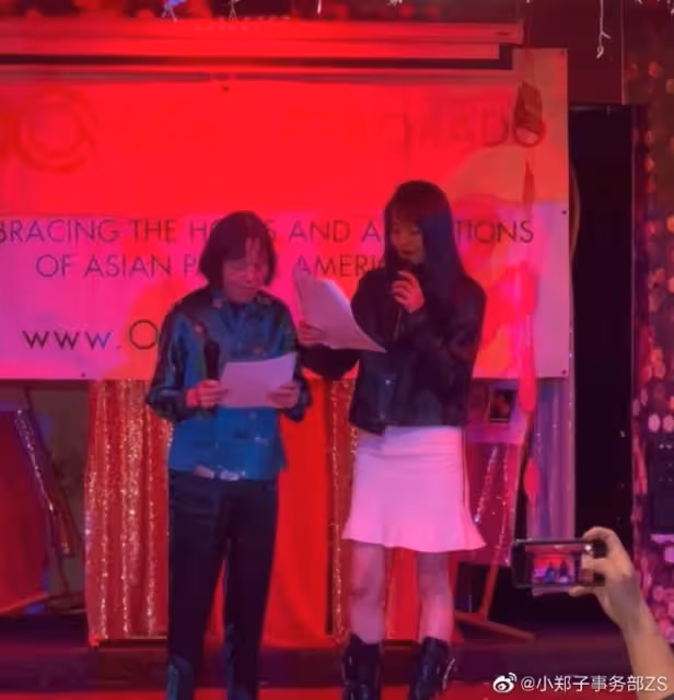 鄭爽懶理張恆,受邀做慈善笑容滿面心態好,身穿奢侈品引熱議