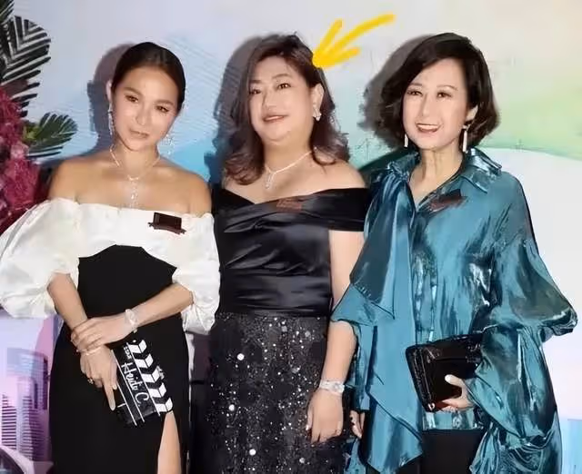 《狂飆》大嫂陳書婷生活奢侈?她與現實里的大嫂相比,小巫見大巫