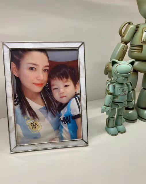 小海豚正臉照遭曝光!林心如22字炮轟網友,被懟「兩面派」敗好感