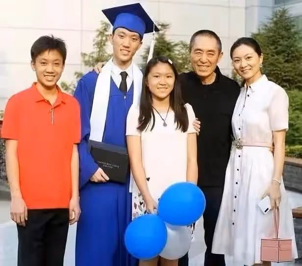 曝知名導演表面德高望重,私下睡遍自己電影女主,一把年紀不老實