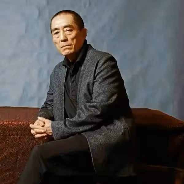 曝知名導演表面德高望重,私下睡遍自己電影女主,一把年紀不老實
