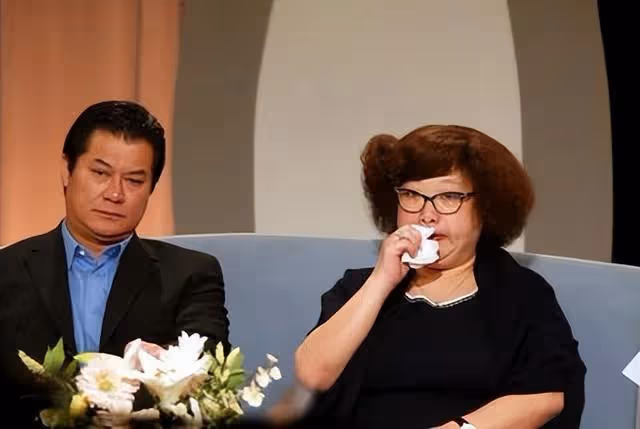 演員鄧光榮:一生為人仗義,情感專一,為何在離世後還被人謾罵?