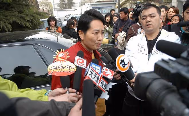 宋祖德因小胡事件被微博禁言,這處罰是不是太輕了應該直接抓起來