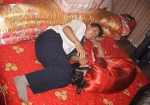 獨生女嫁了,新婚夜「被丈夫打」紅腫著臉回家 不滿討說法「女婿一出口」我怒扇女兒一巴掌!
