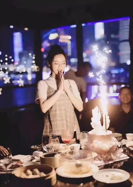 貧民窟女孩爆梗！出演虐戀IP被書粉哀嚎夢碎，談幻想變工作引爆笑