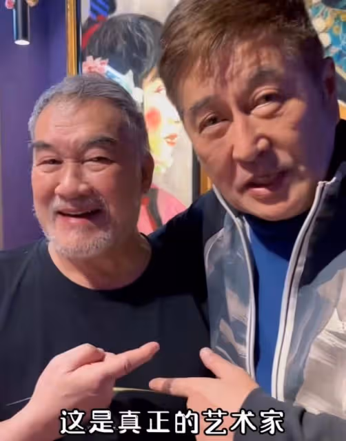 周星馳倆配角聚會!林威猛夸梁家仁是真正的藝術家,對方謙虛回應