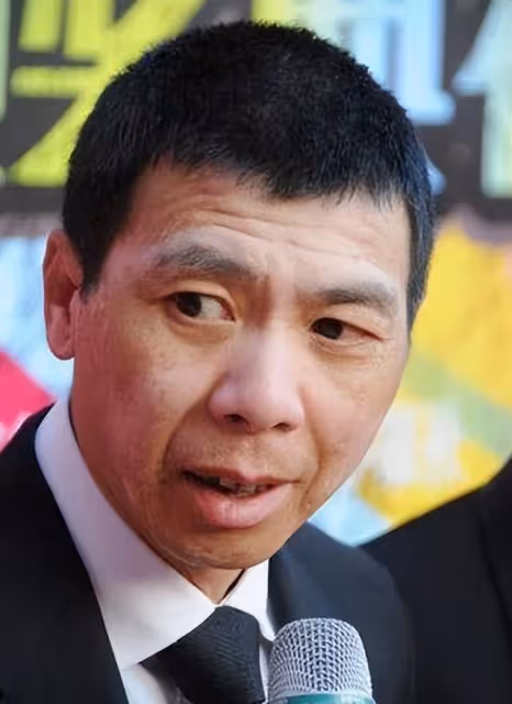 娛樂圈大瓜!狗仔曝知名導演私生活混亂,藝校選妃