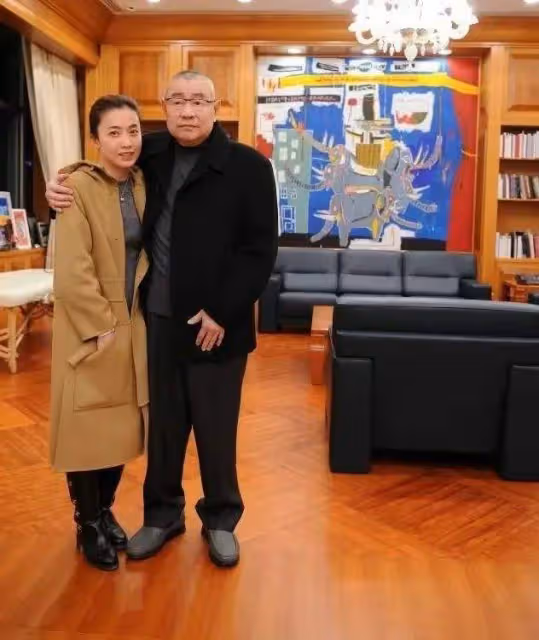 呂麗君8年虧空20億,豪宅寫字樓全部變賣,難怪劉鑾雄會選擇甘比