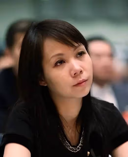 呂麗君8年虧空20億,豪宅寫字樓全部變賣,難怪劉鑾雄會選擇甘比