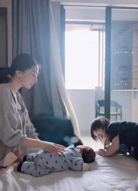 樊少皇妻子離婚烏龍後曬全家福,二女兒正面照曝光,顏值不及姐姐