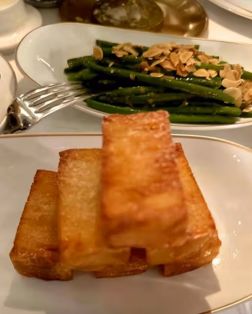 黎姿給媽媽慶生:火焰蛋糕很精緻,還準備了一桌豐富的晚餐