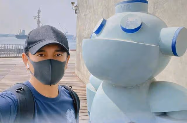 吳奇隆獨自去海邊散心，自拍仍然不忘秀婚戒，與劉詩詩感情真好