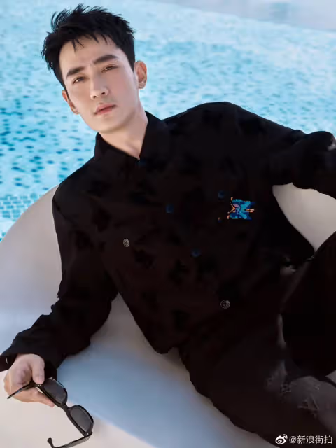 陸劇8位男星LV大秀「精修vs未修」對比!龔俊&朱一龍精修有差異,王鶴棣濃顏長相太吃香