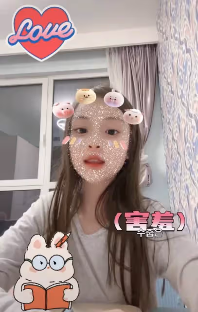 甜馨美出新高度!房間內景裝修簡樸,穿百元舊睡衣熱舞像極李小璐