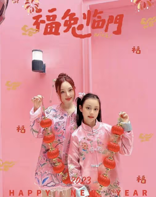 甜馨美出新高度!房間內景裝修簡樸,穿百元舊睡衣熱舞像極李小璐