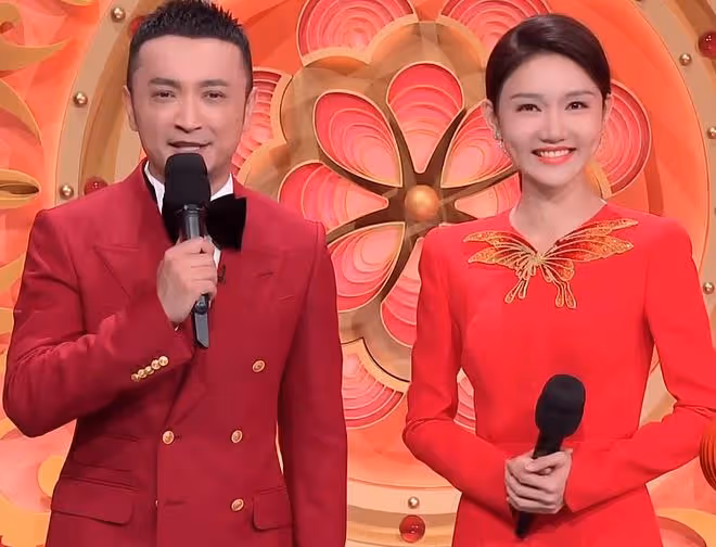四大衛視元宵晚會主持人對比,科技臉和天然臉的差距一下就出來了
