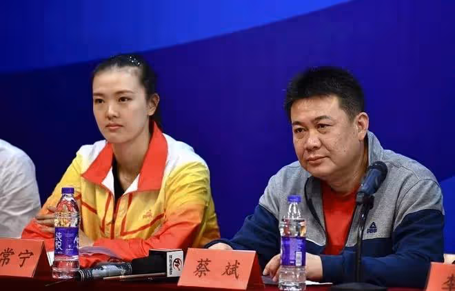 女排噩耗!張常寧爸爸因病去世,寶寶痛哭暫別女排,蔡斌郎平悲痛