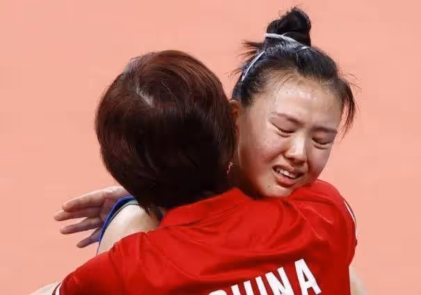 女排噩耗!張常寧爸爸因病去世,寶寶痛哭暫別女排,蔡斌郎平悲痛