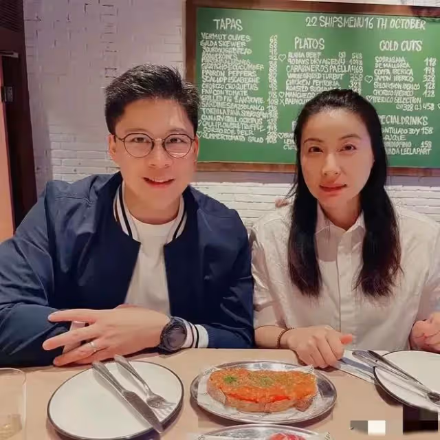 太節儉!郭晶晶帶女兒做手工,廢舊紅包做燈籠,手上廉價頭繩搶鏡