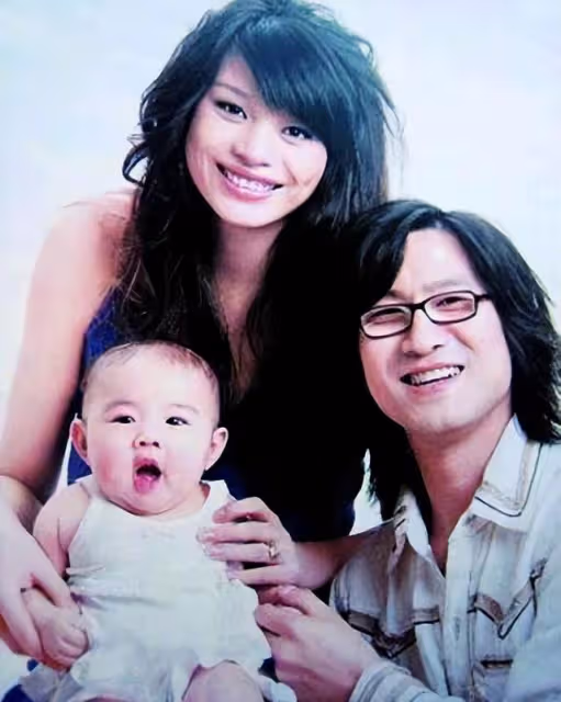 汪峰10歲二女兒罕見曝光，4段感情收穫4個孩子，17歲大女兒顏值高