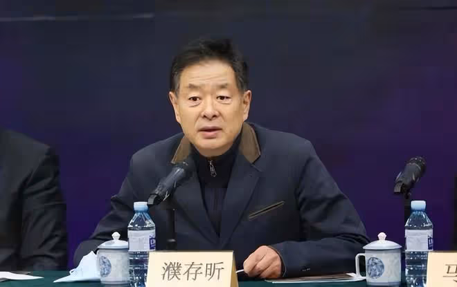 馮遠征濮存昕主持鄭榕的追思會,多位老藝術家共同出席