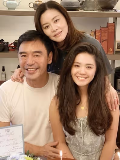 歡慶70歲！大咖男星生日眾星雲集「驚見張學友台上獻唱」　梁家輝、劉嘉玲全來了「真實狀態網嚇傻」