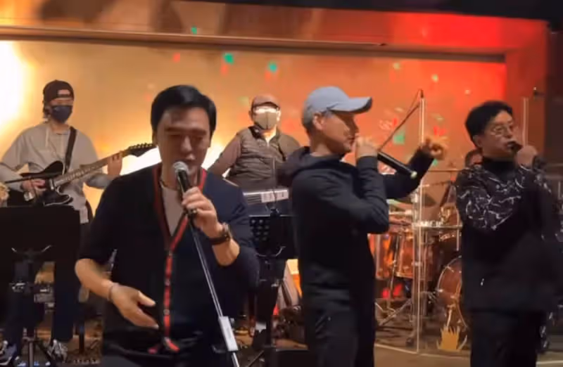 歡慶70歲!大咖男星生日眾星雲集「驚見張學友台上獻唱」 梁家輝、劉嘉玲全來了「真實狀態網嚇傻」
