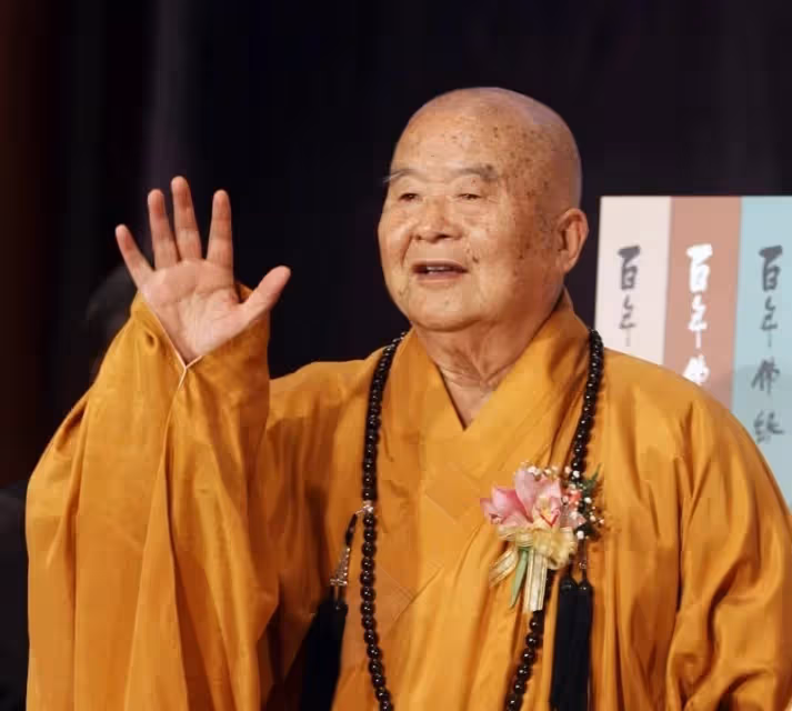 因戲結緣!況明潔悼念星雲法師「自認為最調皮弟子」訓誡銘記在心 曝光大師生前「溫暖小動作」感嘆:太細心