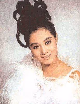 丈夫偷吃43年!她不哭不鬧「聯手女兒鬥垮小三」絕不離婚 等到老公走了「獨佔百億家產」成最大贏家