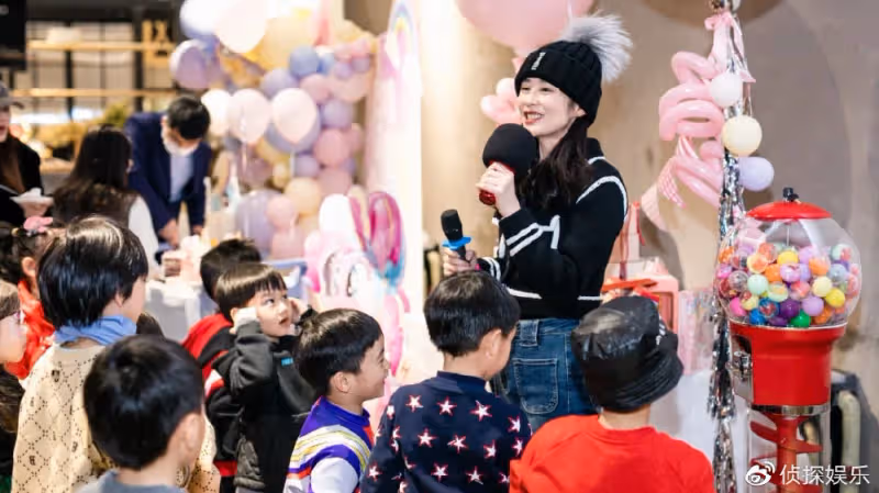 穎兒付辛博為女兒辦生日趴，5歲小月亮親吻爸爸，滿臉彩繪好可愛