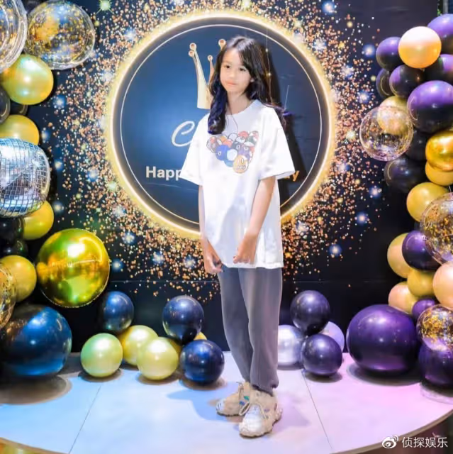 鍾麗緹曬照為小女兒慶生,13歲考拉從小美到大,染髮化妝氣質驚艷