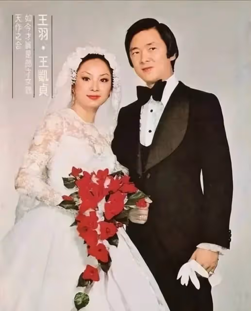 讓謝賢爬去台灣見他,用48瓶XO為古龍陪葬,半黑半白的王羽是誰?