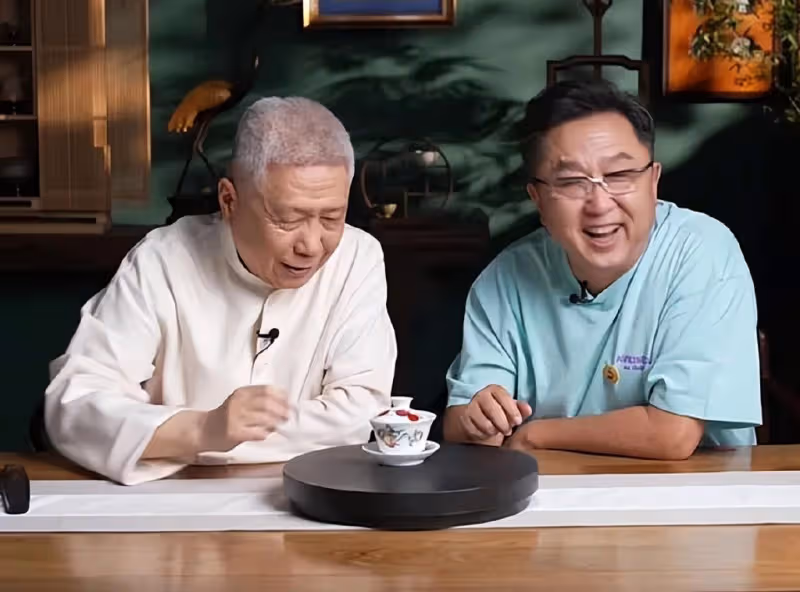 唱竹板書的岳雲鵬又被質疑!同樣是不務正業,為何于謙成了大師?