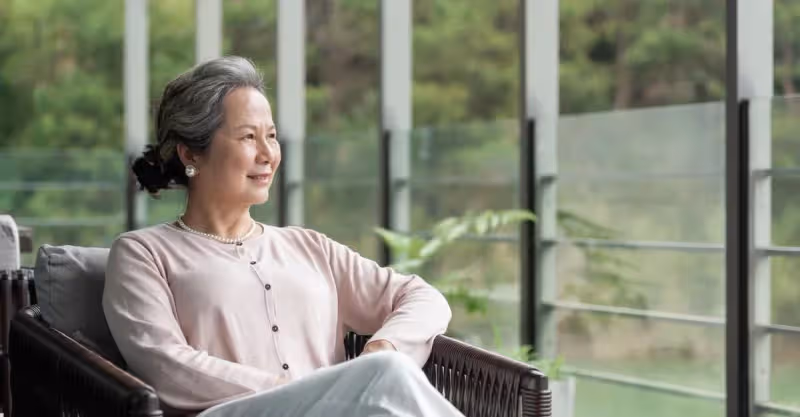 我65歲與女兒同住，醉酒女婿半夜突然跪我，竟是因思念過度而錯認