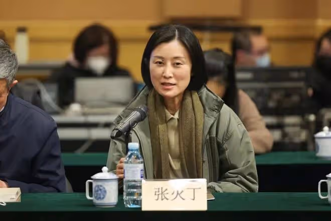 「太上老君」鄭榕追思會：遺孀傷心落淚，濮存昕等老戲骨沉痛致辭